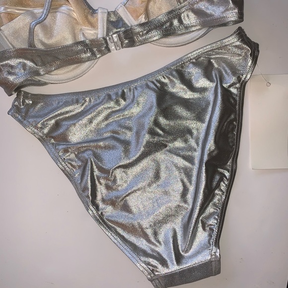NWT Metallic Silver Underwire Style Bikini Set! - Picture 5 of 6